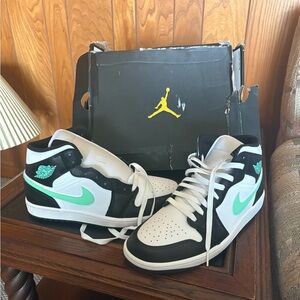 Nike Air Jordan 1 Mid Green Glow Sneakers